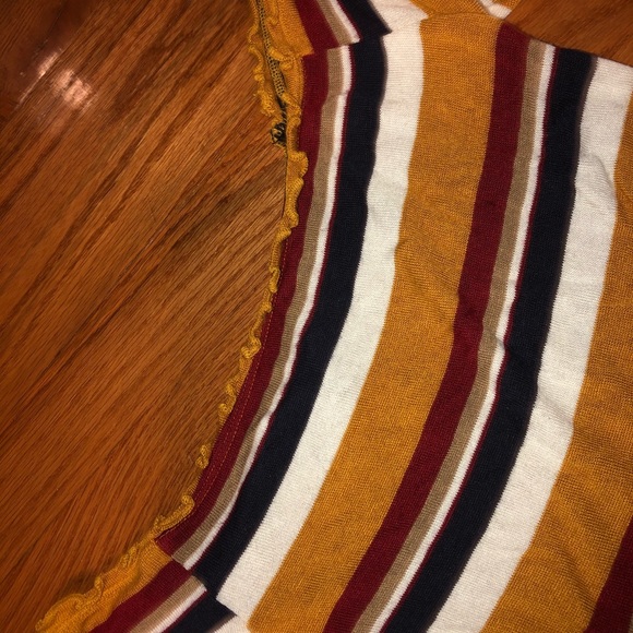 Off the shoulder shirt - Picture 2 of 3